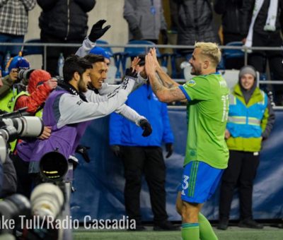 Jordan Morris celebrates his second goal with his teammates against Colorado Rapids